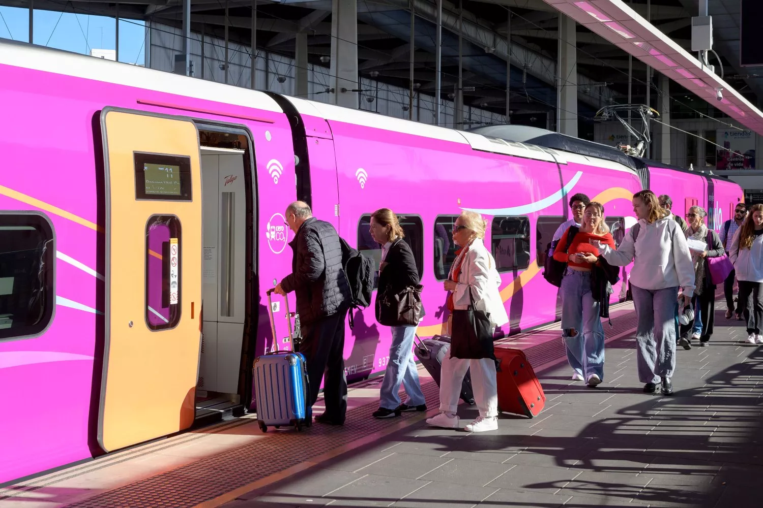 Un tren Avlo, cuya ruta Madrid y Barcelona se ha eliminado / RENFE - EP
