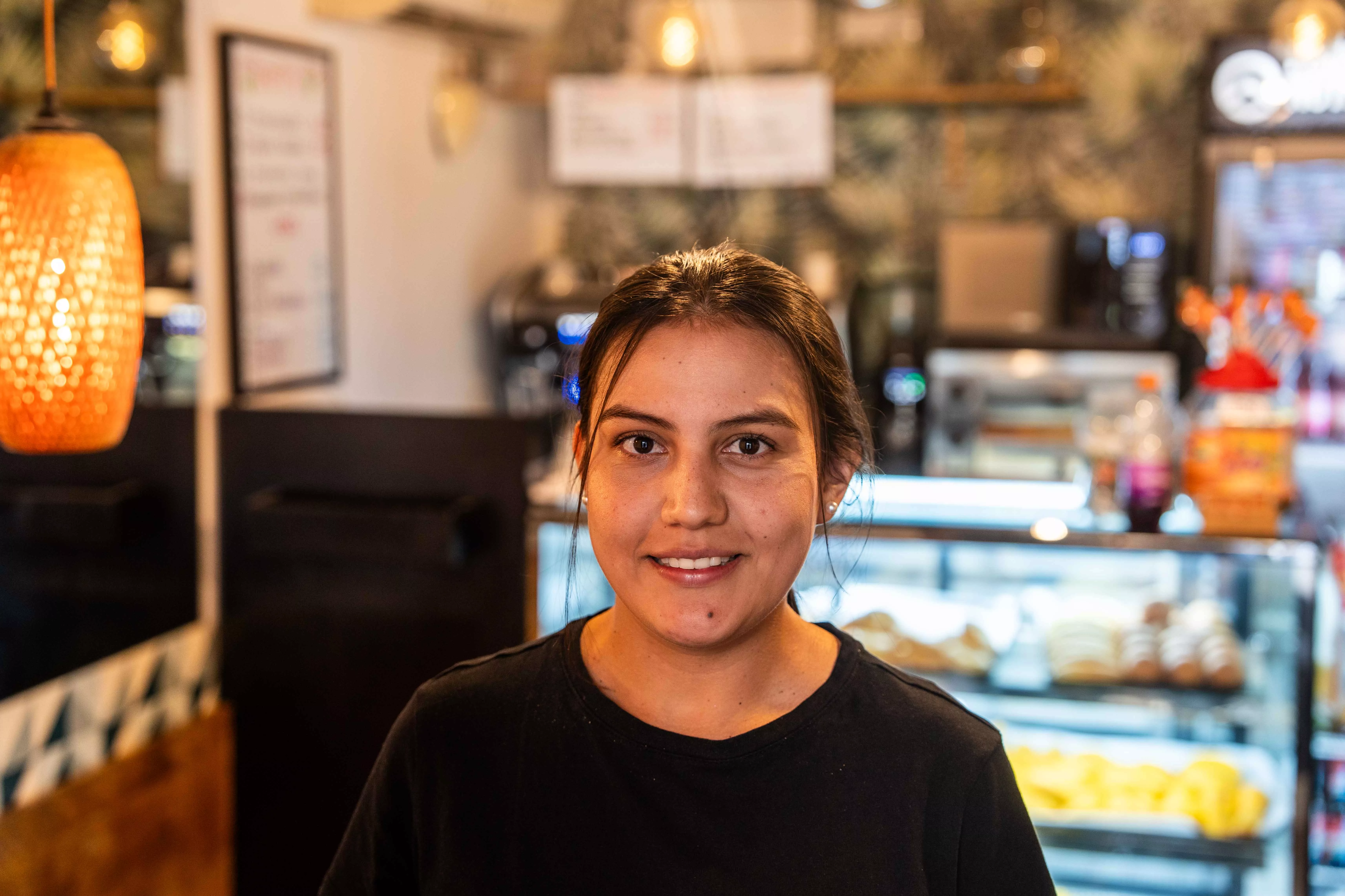 Laura Peláez en la panadería La Panela / GALA ESPÍN