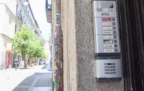 Exterior de un piso turístico en el centro de Madrid / EUROPA PRESS - JESUS HELLIN Exterior de un piso turístico en el centro de Madrid / EUROPA PRESS - JESUS HELLIN
