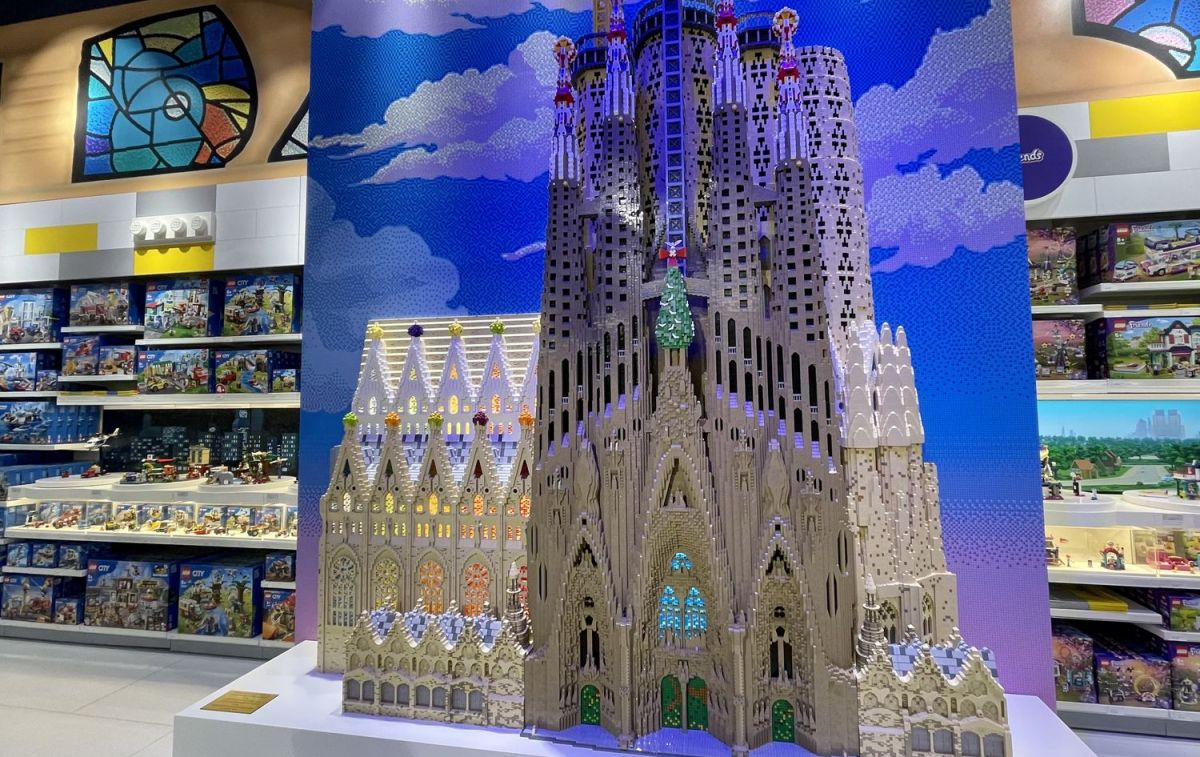 La Sagrada Familia de Lego / CG