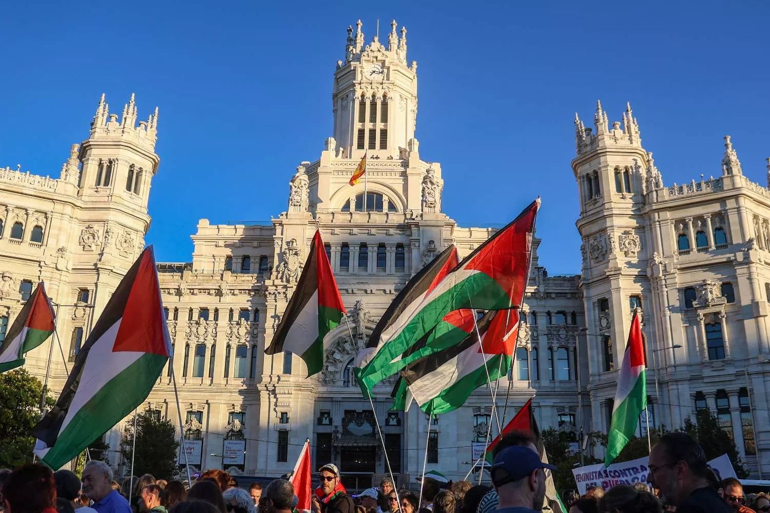 Cientos de personas durante la movilización pro Palestina, que tendrá una réplica en forma de huelga / EUROPA PRESS - ANANDA MANJON Cientos de personas durante la movilización pro Palestina, que tendrá una réplica en forma de huelga / EUROPA PRESS - ANANDA MANJON
