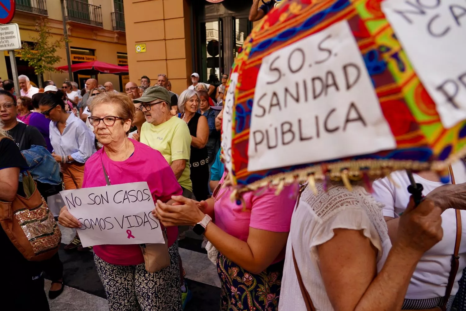 Una mujer de más de 70 años en la movilización ciudadana por los fallos en el cribado del cáncer de mama / Álex Zea - EP Una mujer de más de 70 años en la movilización ciudadana por los fallos en el cribado del cáncer de mama / Álex Zea - EP