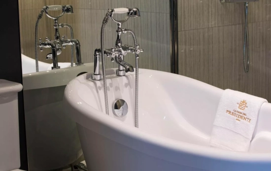 Vista de uno de los baños / LA CASA DEL PRESIDENTE Vista de uno de los baños / LA CASA DEL PRESIDENTE