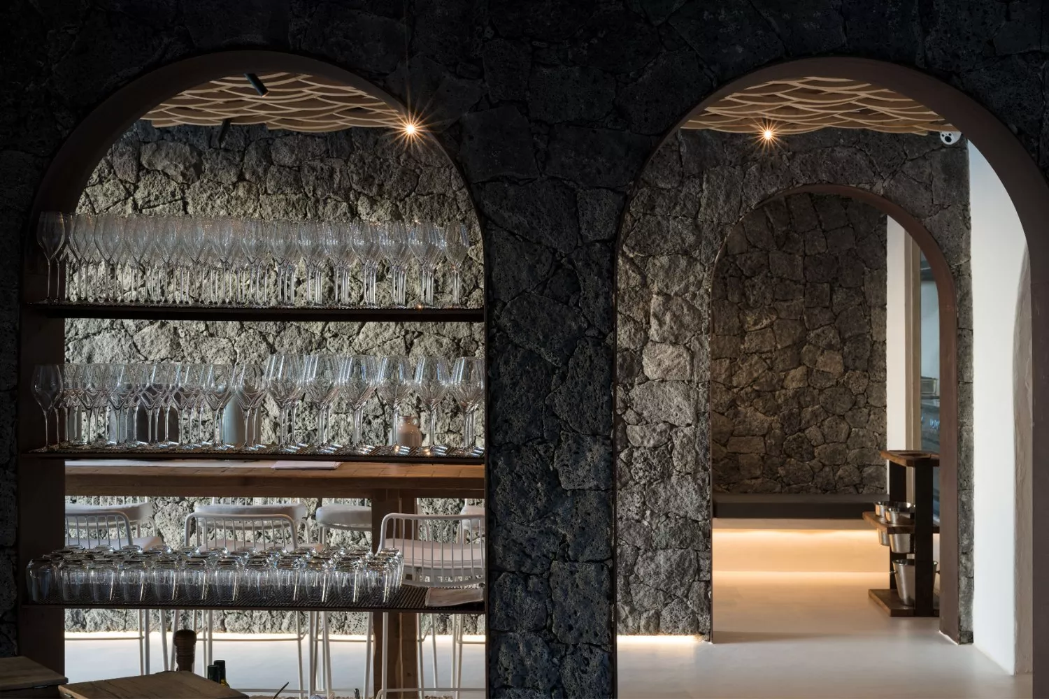 Interior del restaurante Kamezí / KAMEZÍ Interior del restaurante Kamezí / KAMEZÍ
