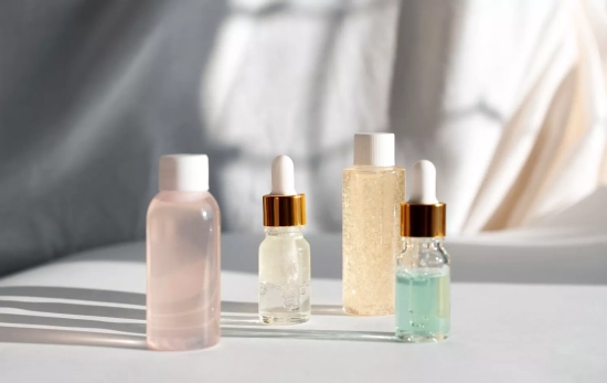 Distintos productos cosméticos / FREEPIK Distintos productos cosméticos / FREEPIK