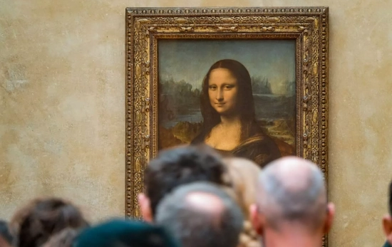 Varias personas observan 'La Gioconda' / UNSPLASH Varias personas observan 'La Gioconda' / UNSPLASH