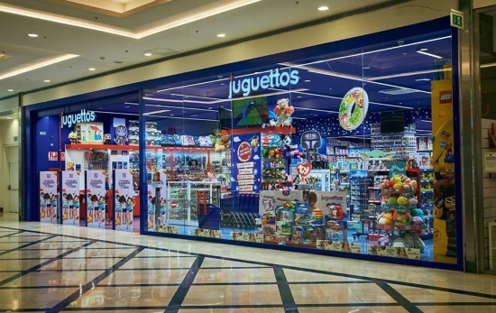 Escaparate de una tienda de Juguettos / EP - JUGUETTOS Escaparate de una tienda de Juguettos / EP - JUGUETTOS