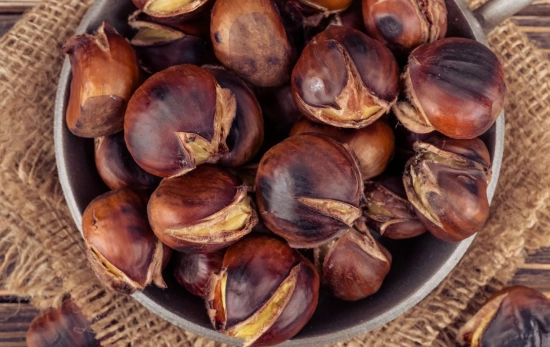 Castañas asadas/ CANVA