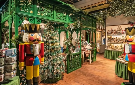 Interior de la tienda Käthe Wohlfahrt / Käthe Wohlfahrt Interior de la tienda Käthe Wohlfahrt / Käthe Wohlfahrt