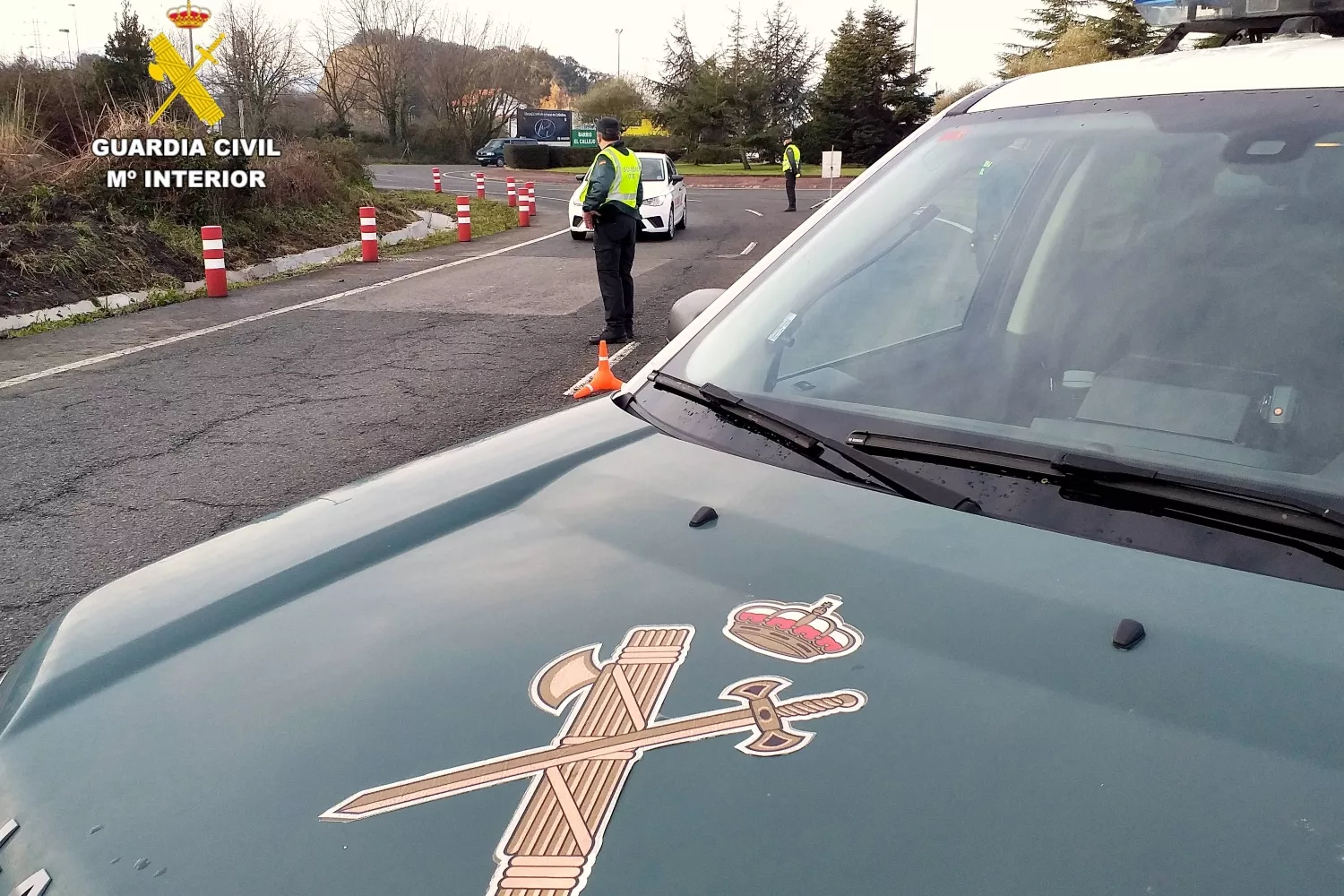 La Guardia Civil de Tráfico realiza un control / EP