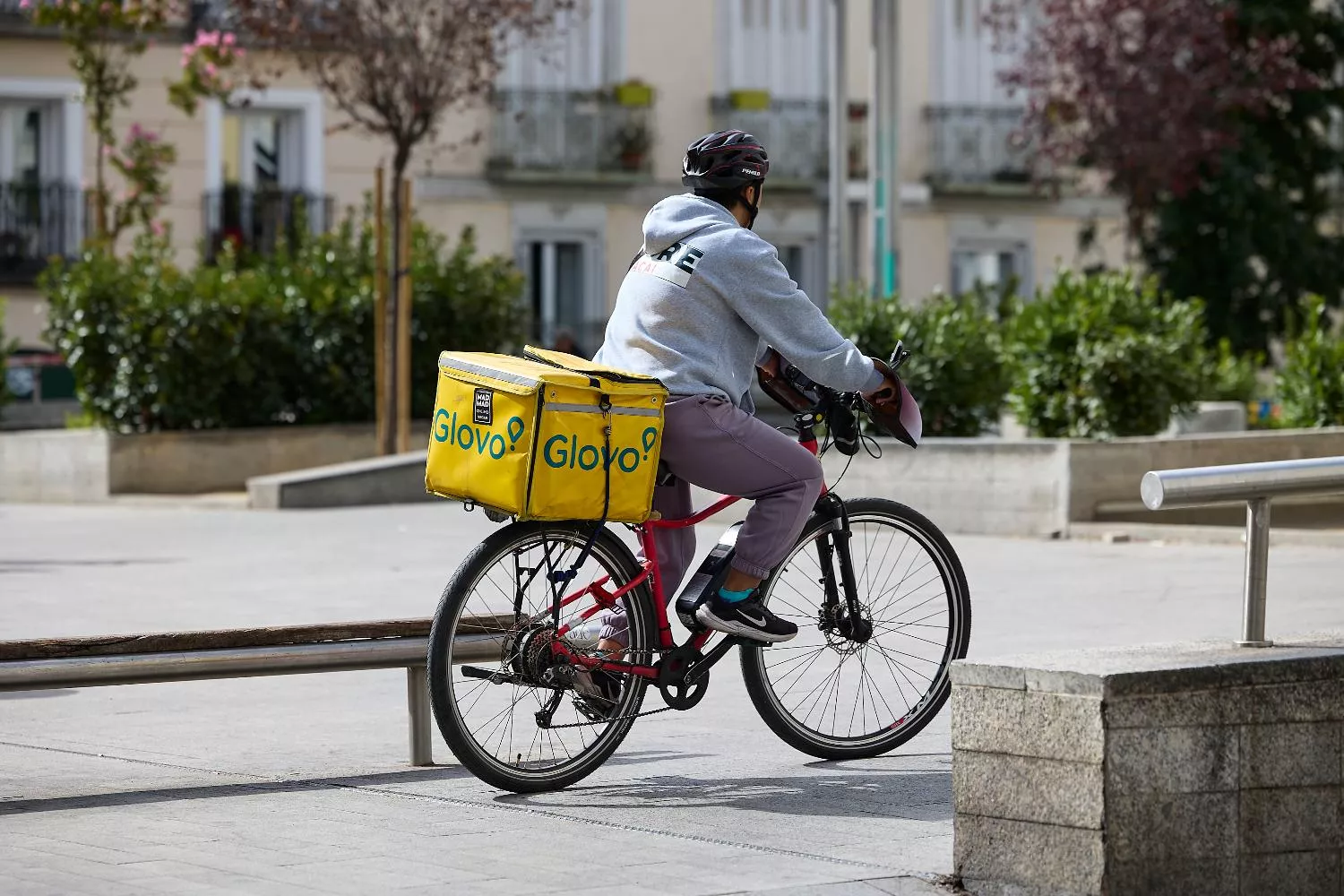 Un repartidor de Glovo   EUROPA PRESS   JESUS HELLIN