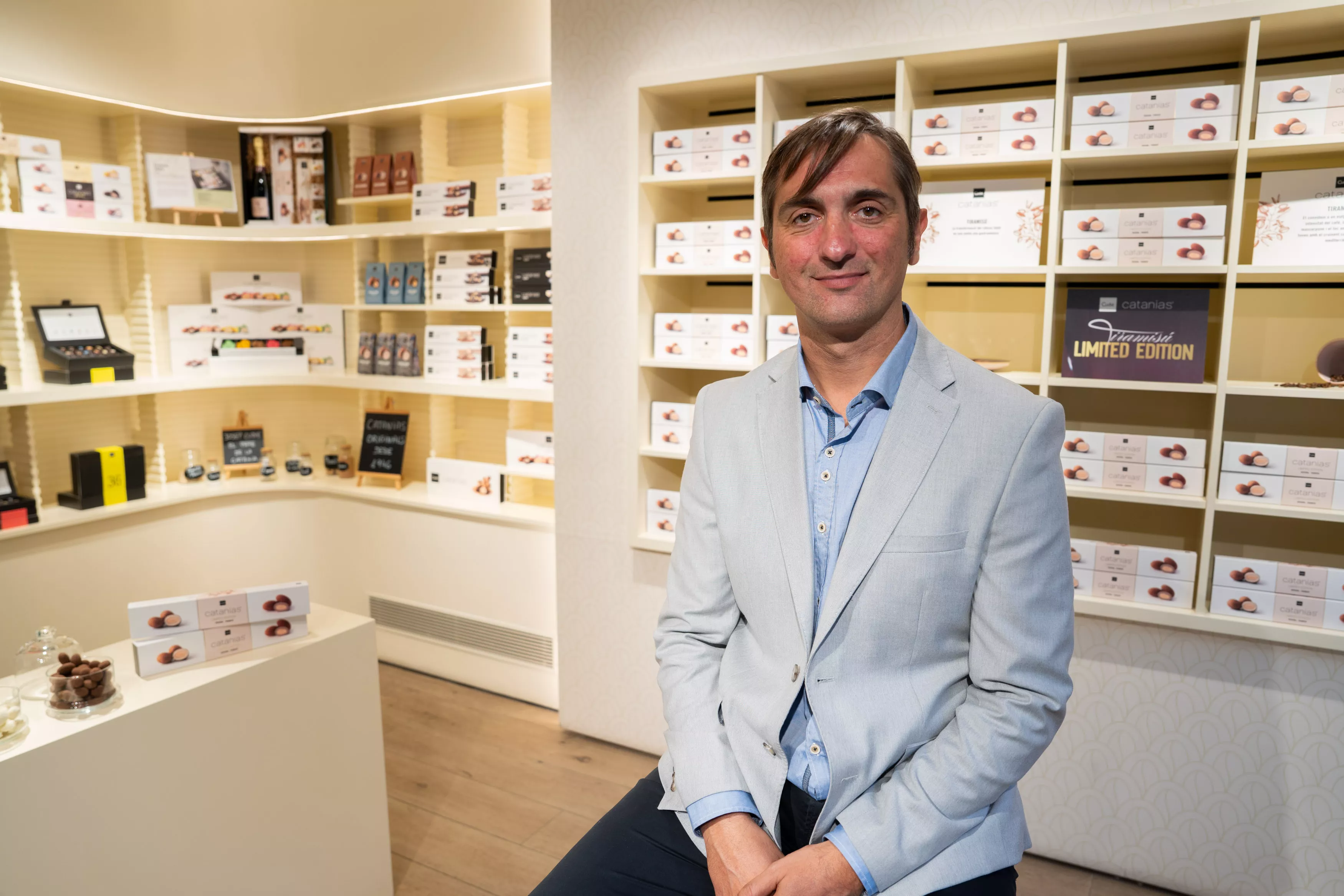 Oriol Llopart, maestro pastelero y tercera generación de Bombones Cudié / SIMÓN SÁNCHEZ