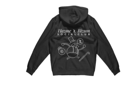 Una sudadera de la marca / LA BIZUMERIA Una sudadera de la marca / LA BIZUMERIA