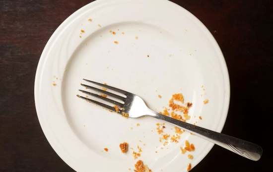 Un plato de comida vacío/ CANVA Un plato de comida vacío/ CANVA