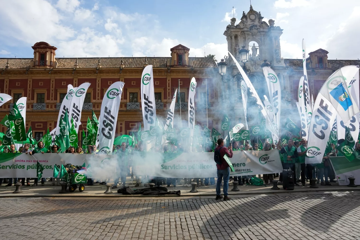 CSIF se manifiesta en Sevilla en demanda de la mejora del empleo público / EP