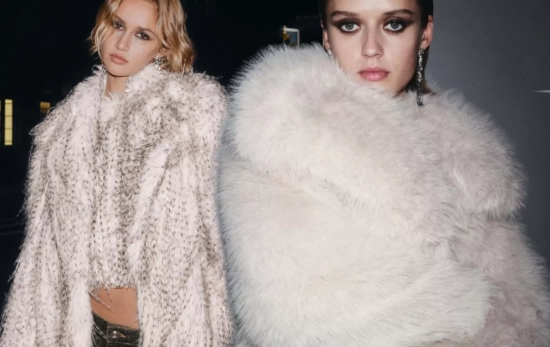 Abrigo de pelo corto/ ZARA Abrigo de pelo corto/ ZARA