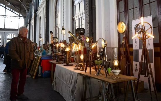Mercado de antigüedades Brocante, en el Museo del Ferrocarril / EUROPA PRESS - JESUS HELLÍN