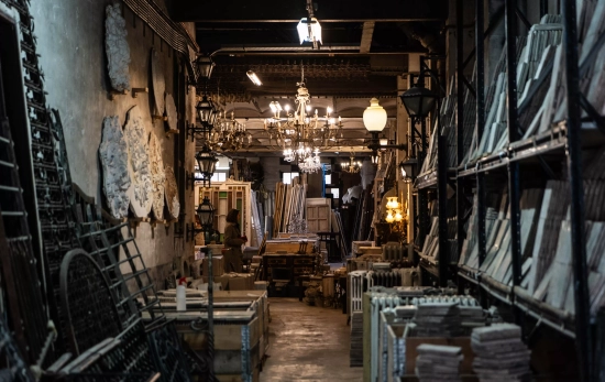 El pasillo para acceder a la sala principal / SIMÓN SÁNCHEZ