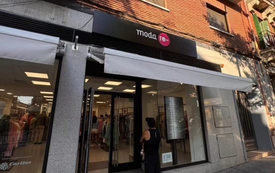 Una tienda de Moda Re- en Madrid / CARITAS MADRID