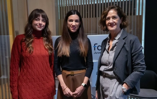 De izquierda a derecha, la creadora de contenido, Berry; la directora de consumo de amazon.Es, Ana Sánchez-Jáuregui; y la directora general de Fad Juventud, Beatriz Martín Padura De izquierda a derecha, la creadora de contenido, Berry; la directora de consumo de amazon.Es, Ana Sánchez-Jáuregui; y la directora general de Fad Juventud, Beatriz Martín Padura