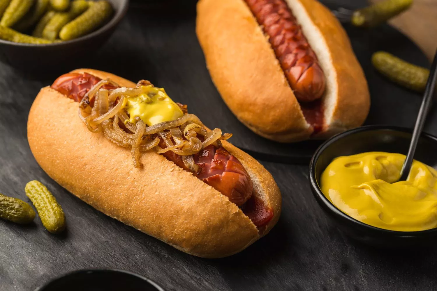 'Hot dogs' clásicos / FREEPIK