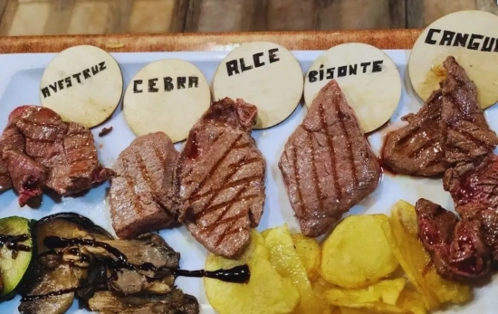 Distintos tipos de carne en el local / RESTAURANTE MACARENA - FACEBOOK
