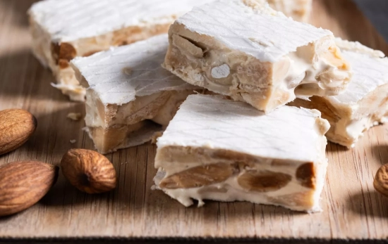 Turrón de almendras / FREEPIK
