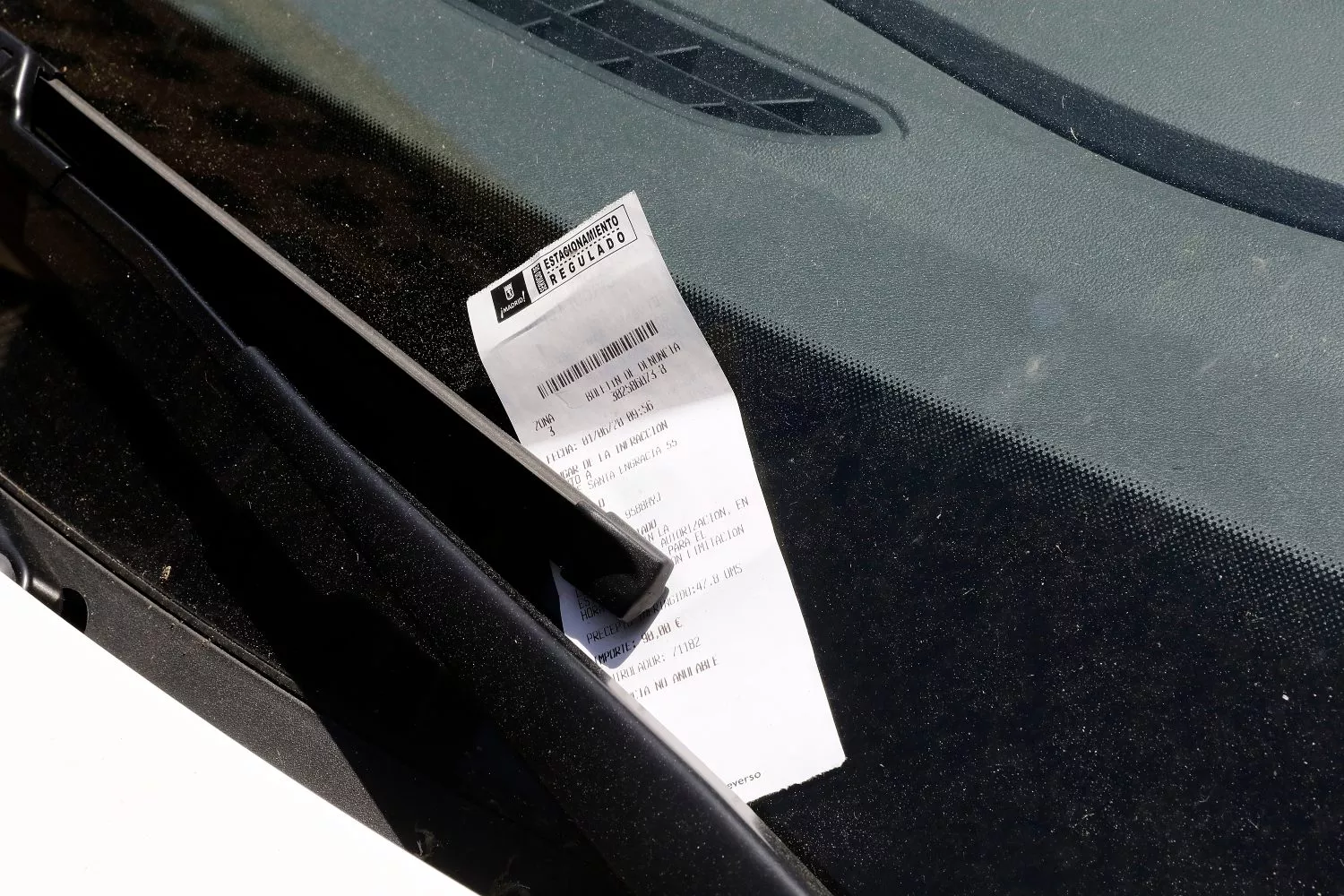 Una multa de tráfico por aparcar mal   Josefina Blanco   EP