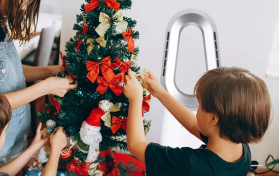 Un hogar con niños y el nuevo ventilador- calefactor seguro de Lidl/ Montaje Consumidor Global Un hogar con niños y el nuevo ventilador- calefactor seguro de Lidl/ Montaje Consumidor Global