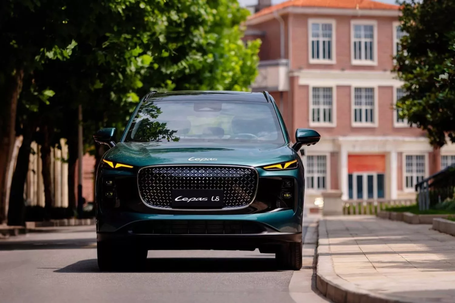 Lepas presenta su plataforma 'LET' de 800 voltios para sus modelos eléctricos e híbridos enchufables / EP