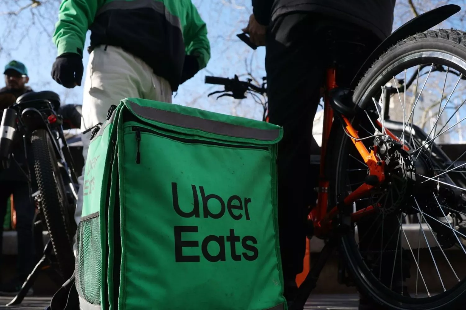 Trabajadores de Uber Eats / Andy Rain - EFE