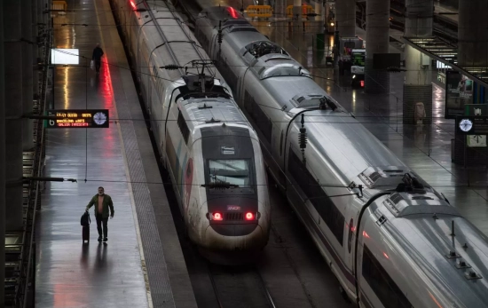 Trenes estacionados en la estación Madrid Puerta de Atocha Almudena Grandes