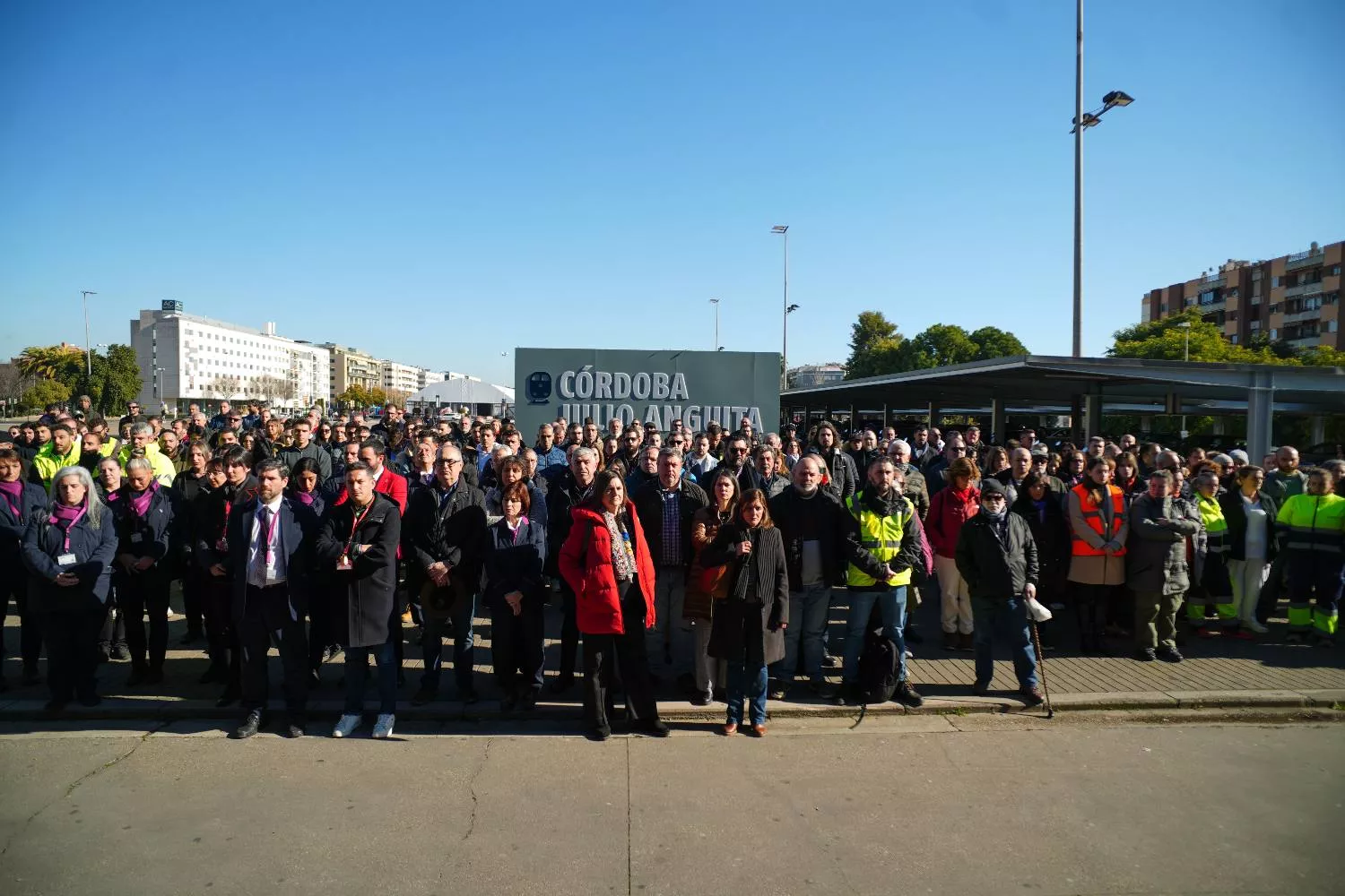 Concentración de trabajadores de Renfe en la estación de Córdoba / EUROPA PRESS - FRANCISCO J. DEL OLMO