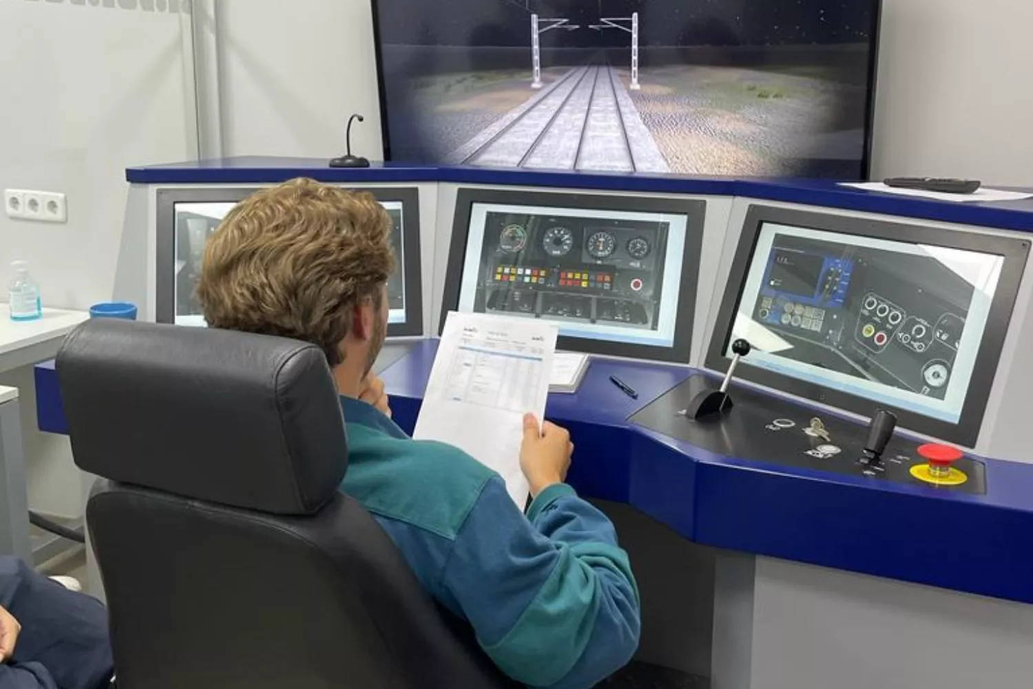 Javier M., el opositor a maquinista de Renfe un día de prácticas   CEDIDA