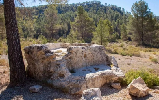 Una de las pilas del yacimiento / TIERRA BOBAL