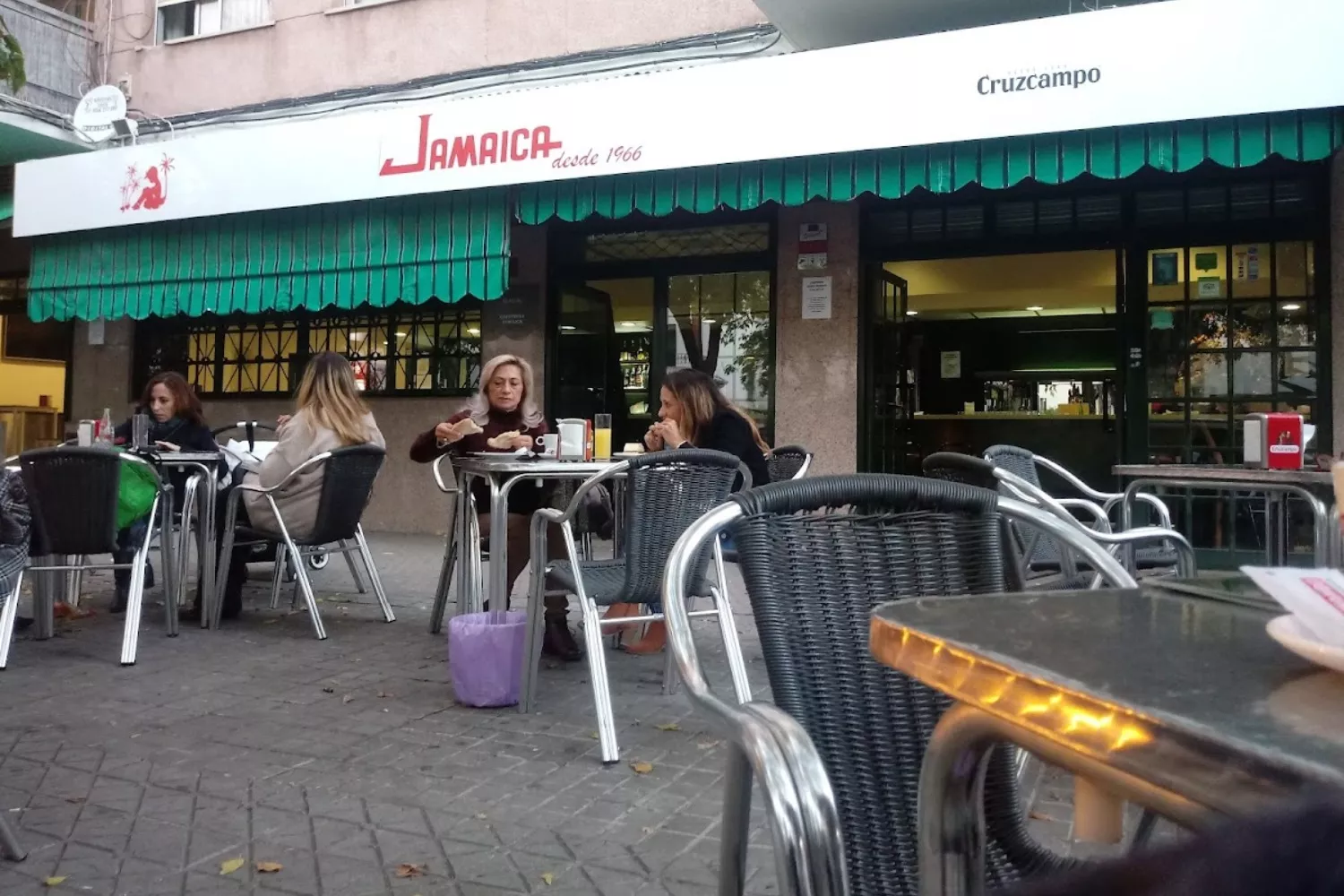 Fachada del bar Jamaica / BAR JAMAICA