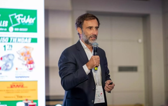 Óscar Iglesias, director de Folder, durante una conferencia / CEDIDA