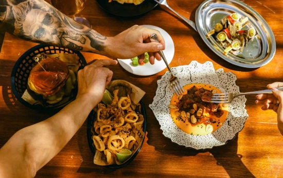 Varios platos del establecimiento / VIVIR DESCALZO