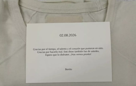 Camiseta regalo de Bad Bunny a los trabajadores de Inditex, idéntica a la prenda que lució en su actuación durante la final de la Superbowl / REDES
