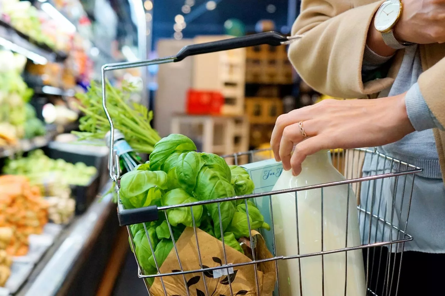 Una cesta de la compra / PEXELS