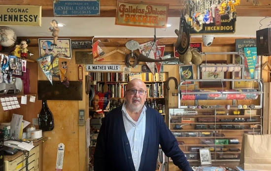 Josep Valsells en su tienda / TC