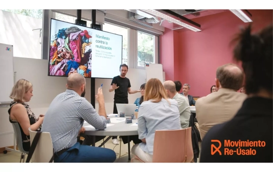 Una imagen de Movimiento Re-Úsalo Una imagen de Movimiento Re-Úsalo