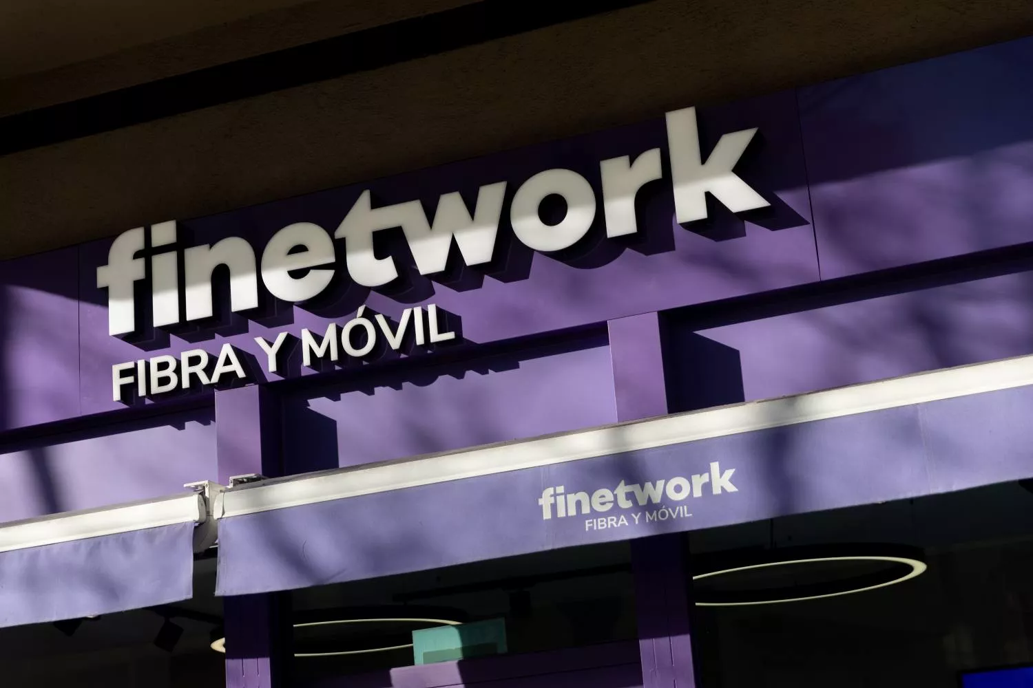 Fachada de una tienda de Finetwork   EP