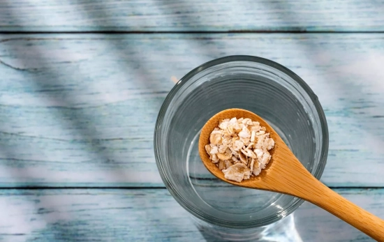 Avena en agua, el truco para combatir al inflamación desde la mañana/CANVA