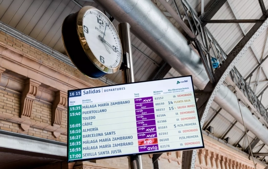 Pantalla informativa en la Estación de Madrid-Puerta de Atocha-Almudena Grandes / Carlos Luján - EP Pantalla informativa en la Estación de Madrid-Puerta de Atocha-Almudena Grandes / Carlos Luján - EP