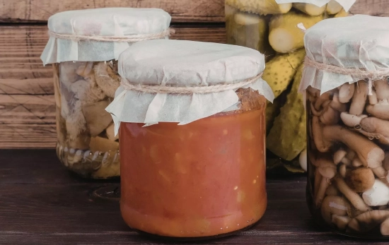 Pisto tradicional en un bote de cristal/  CANVA