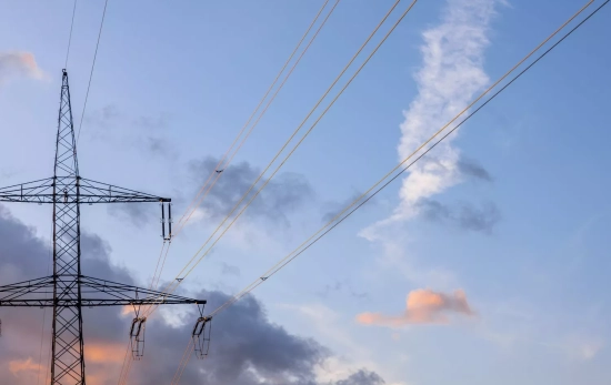 Tendido eléctrico FREEPIK pvproductions