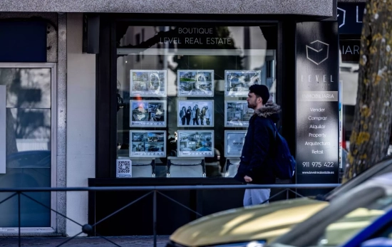 Fachada de una inmobiliaria en Madrid