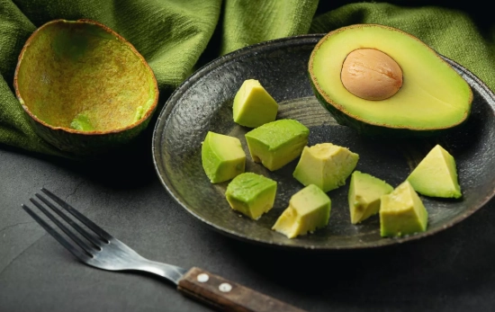 Dados de aguacate fresco/ CANVA