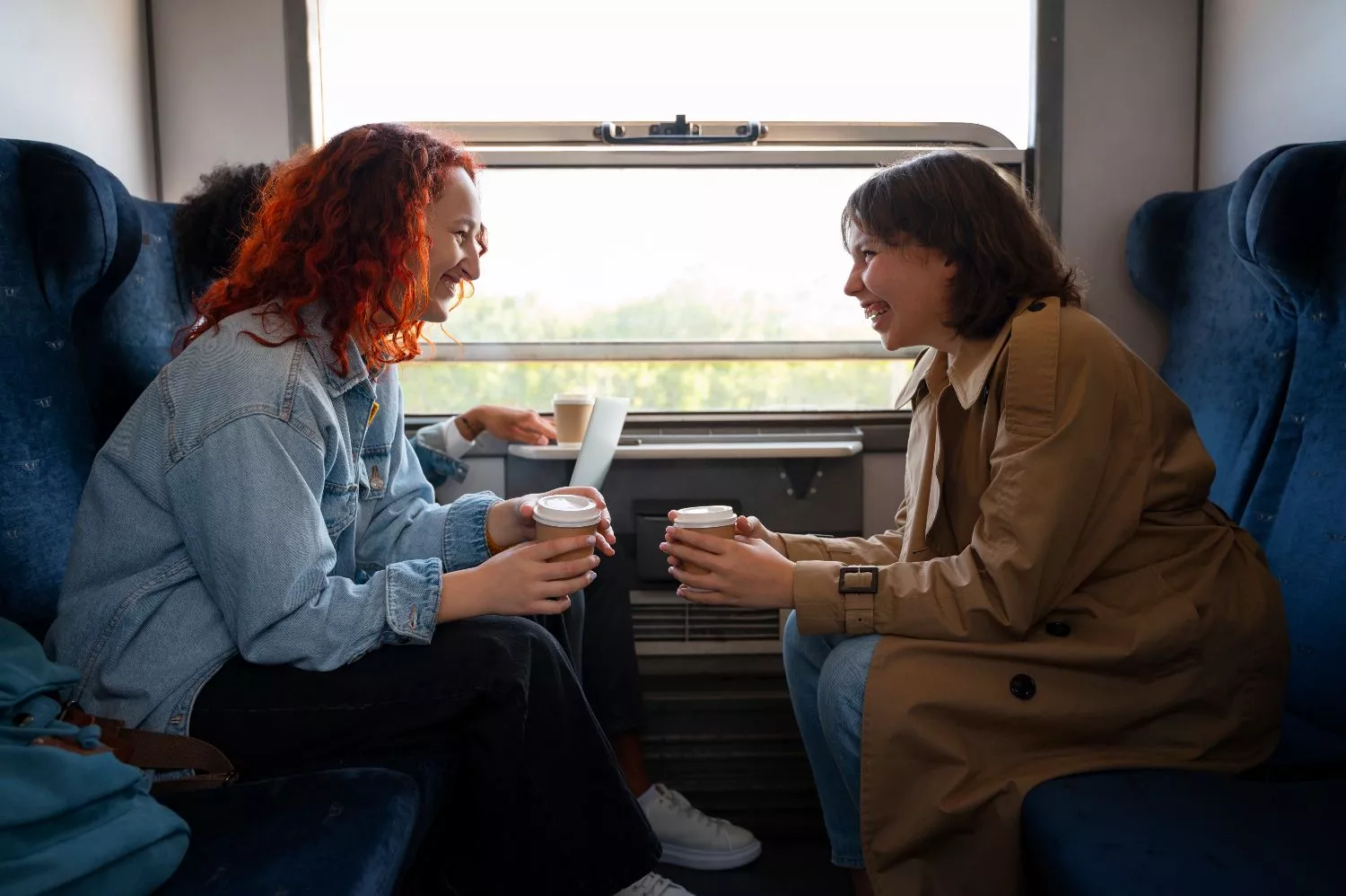 Jóvenes europeos en un tren